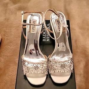 Badgley Mischka Blaine sandal. White.  Size 8.5.